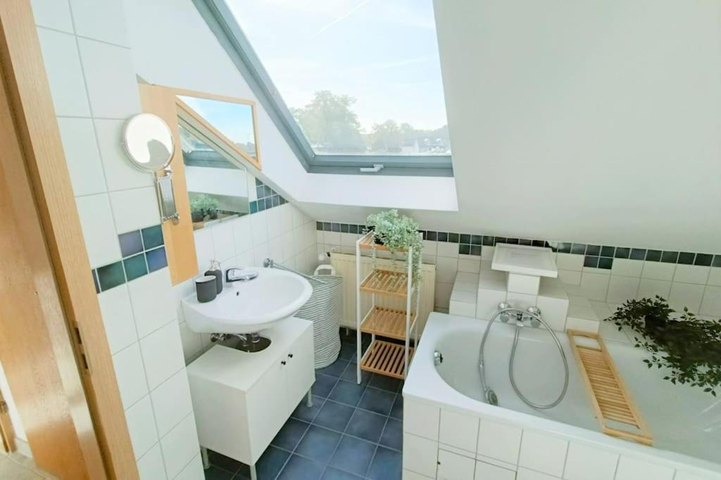Modernes Und Ruhiges Mit Loggia Apartment *